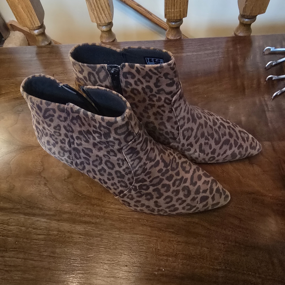 Clarks Leopard Print Pointed Ankle Boots - Brown/Black